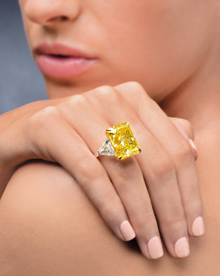Browse all Yellow Diamond High Jewellery