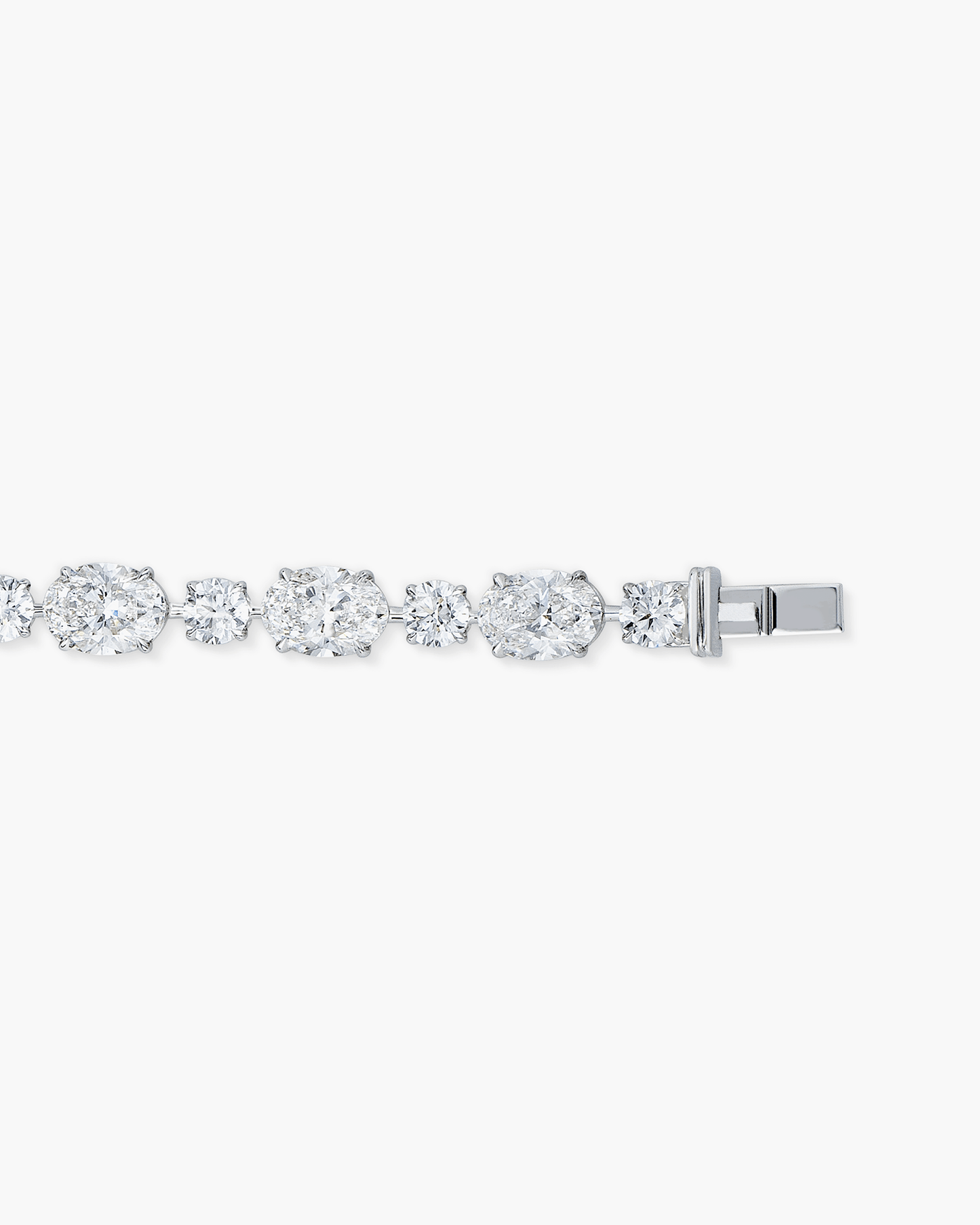 Oval Shape and Round Brilliant Cut Diamond Bracelet (1.00 carat)