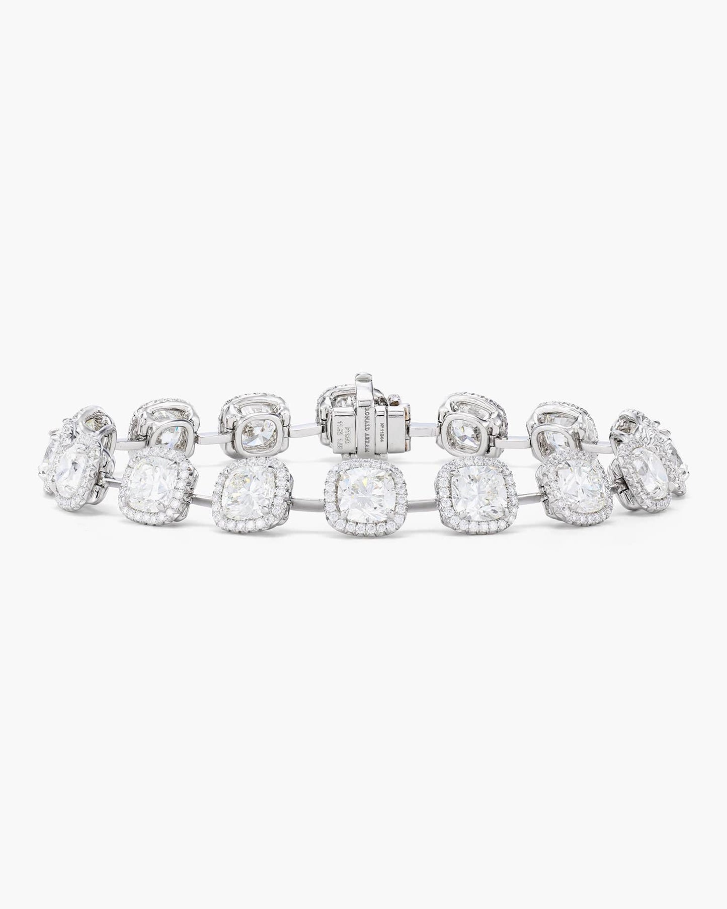 Cushion Cut and Round Brilliant Cut Diamond Bracelet (0.70 carat)