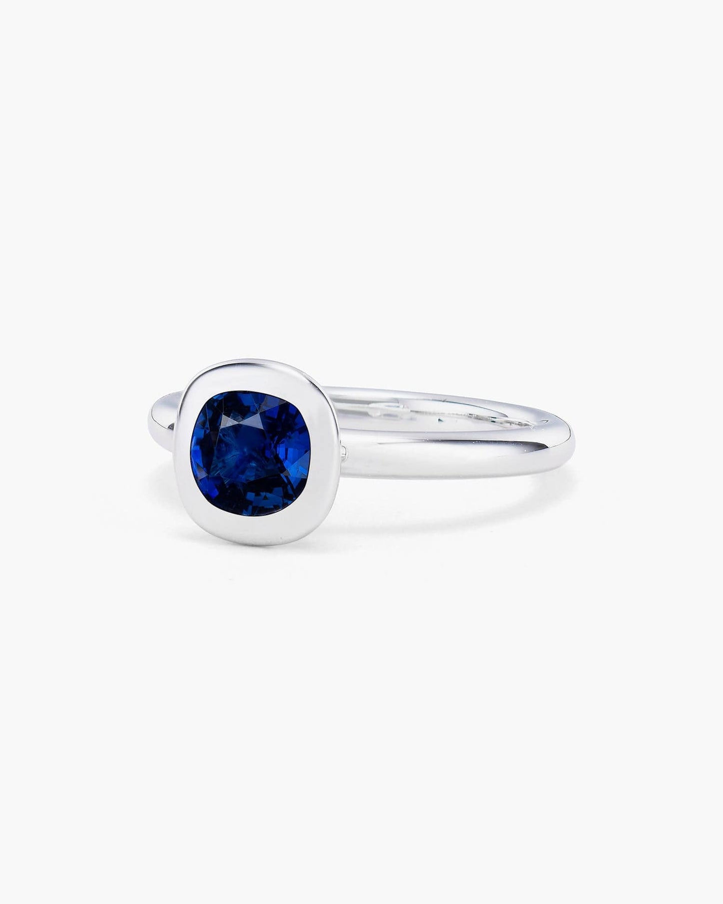 1.05 carat Cushion Cut Sapphire Ring