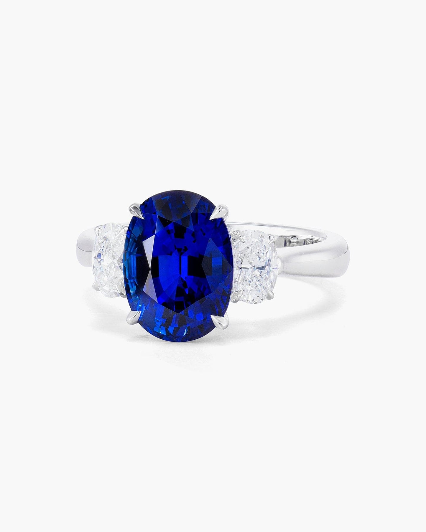 4.22 carat Oval Shape Ceylon Sapphire and Diamond Ring