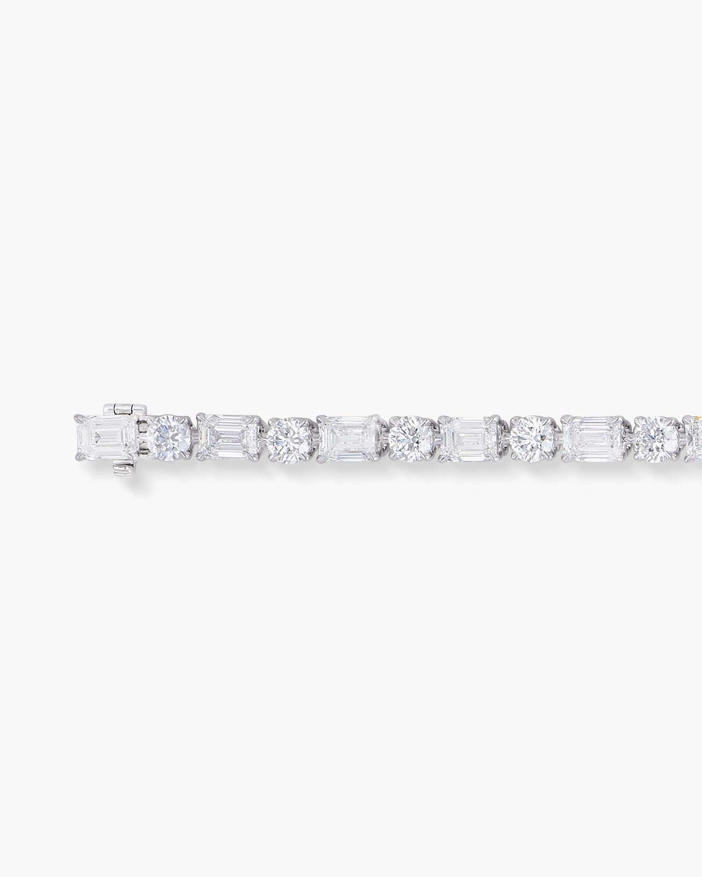Emerald Cut and Round Brilliant Cut Diamond Bracelet (0.50 carat)