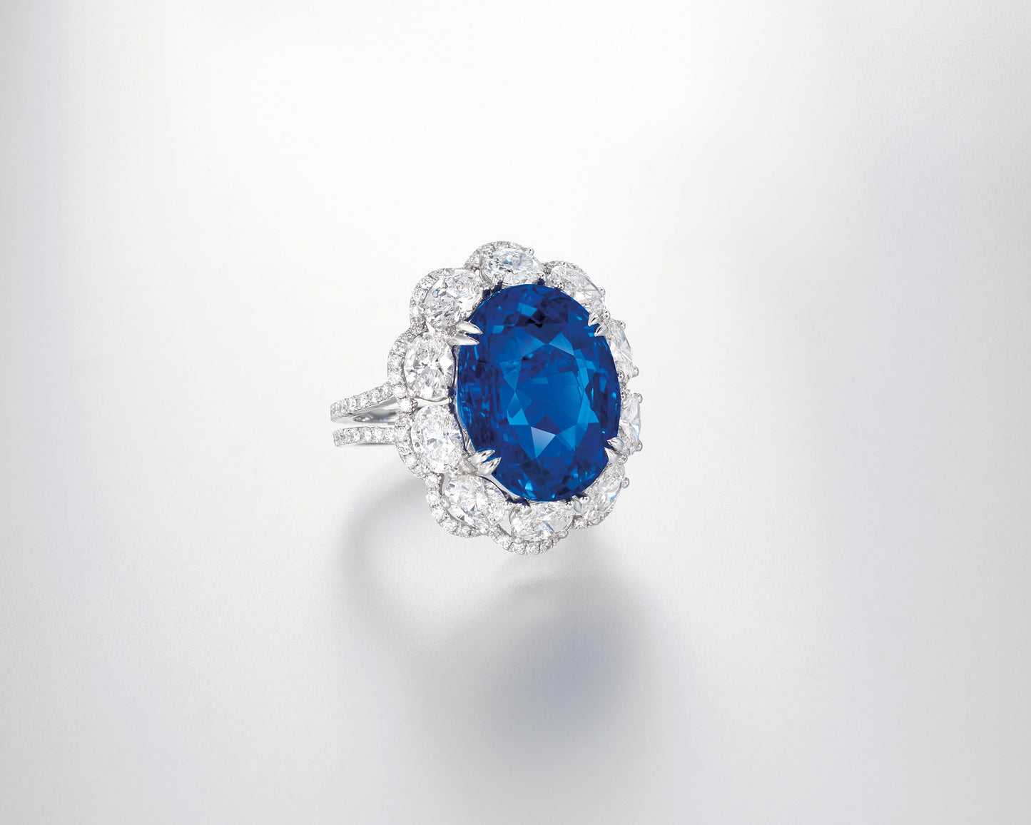 15.12 carat Oval Shape Ceylon Sapphire Ring